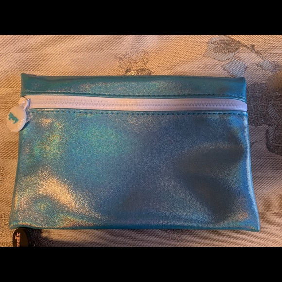 Set of 4 Make Up Bags - Picture 4 of 5